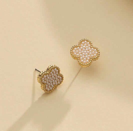 Elegant Pearl Quatrefoil Shape Stud Earrings