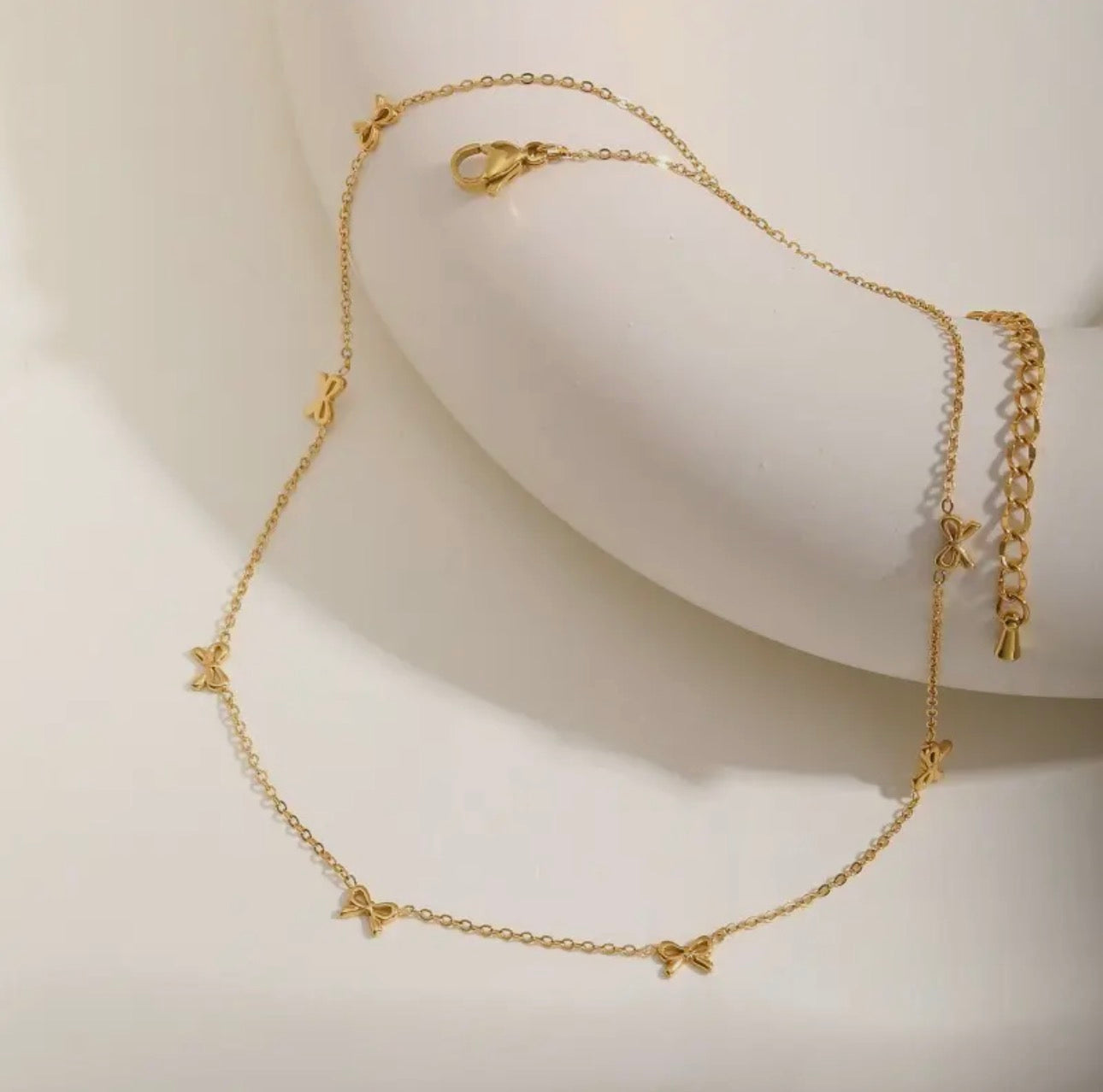 Mini Multiple Bow Necklace