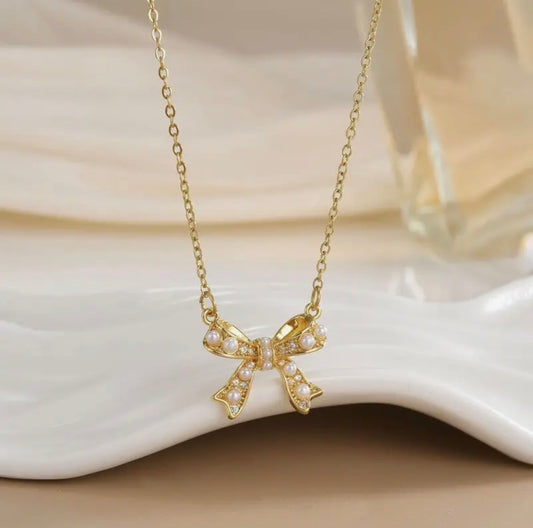 Pearl Bow Day Necklace